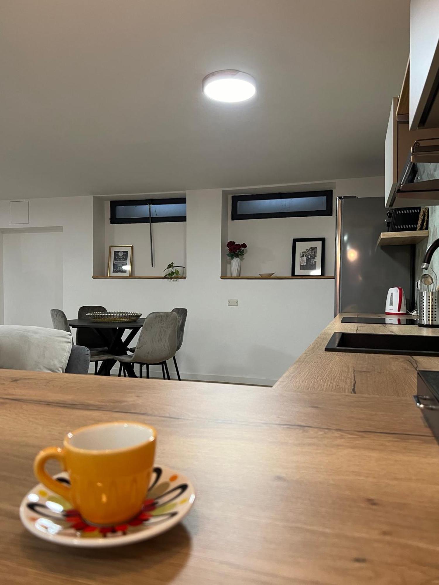 La Perla Apartment มอนซา ภายนอก รูปภาพ