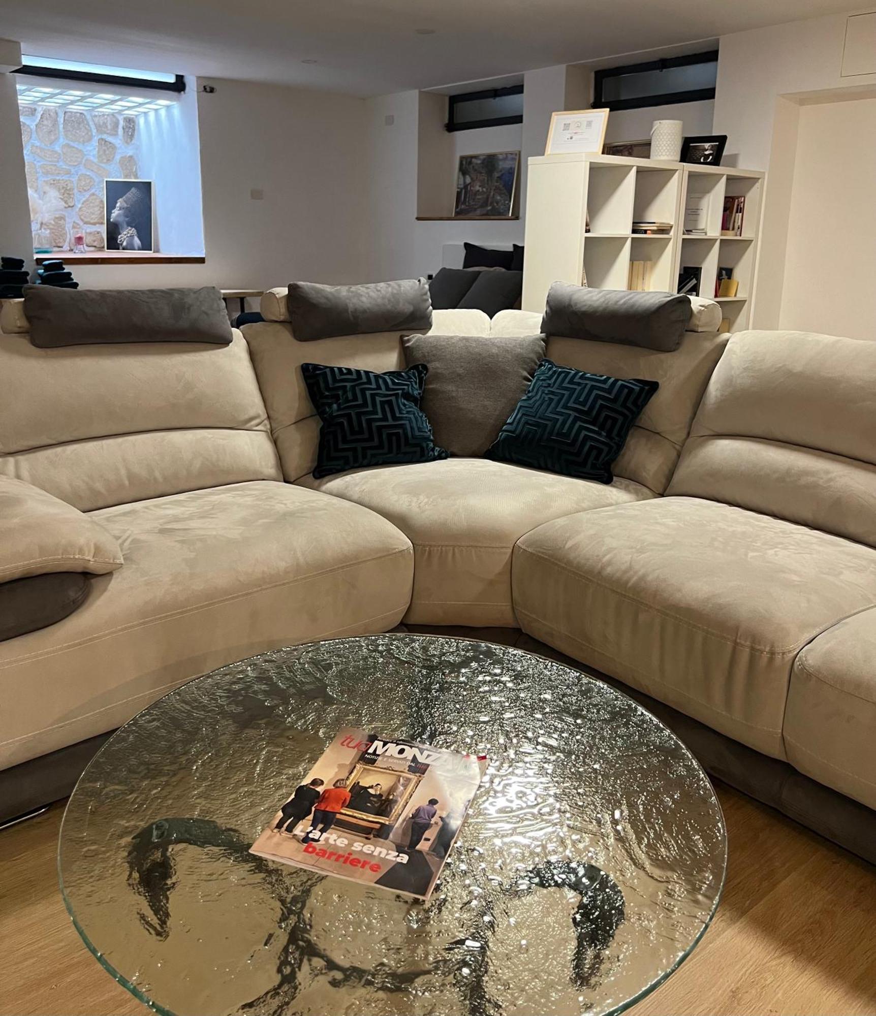 La Perla Apartment มอนซา ภายนอก รูปภาพ